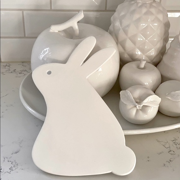Crate&barrel White Bunny Trivet - Picture 4 of 15
